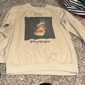 Ariana Grande sweetener sweater
